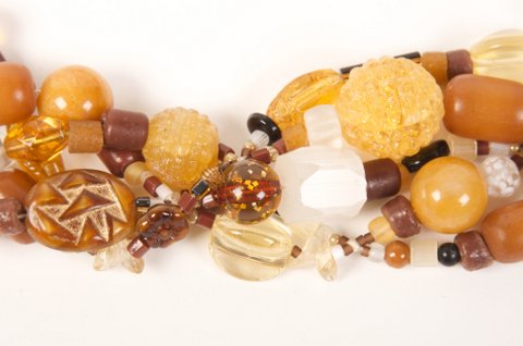Priscilla tan glass small beads 5179